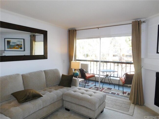Foto del edificio - 21400 Burbank Blvd