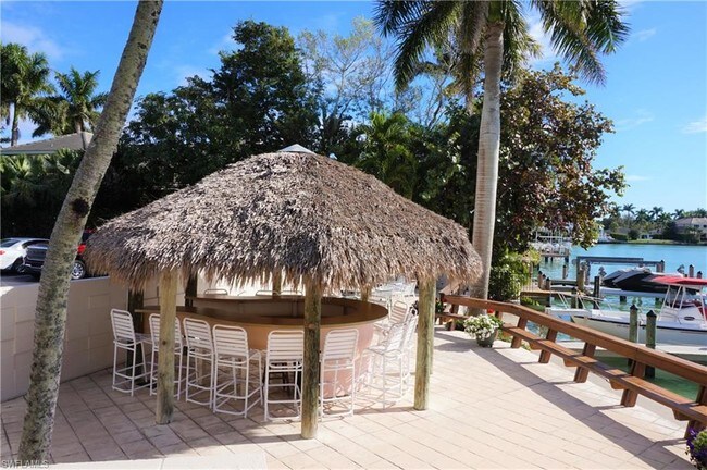 Building Photo - 386 Harbour Dr