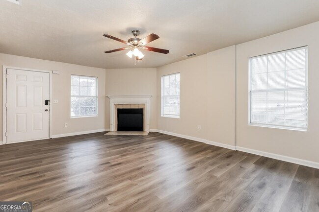 Foto del edificio - 190 Marsh Glen Dr