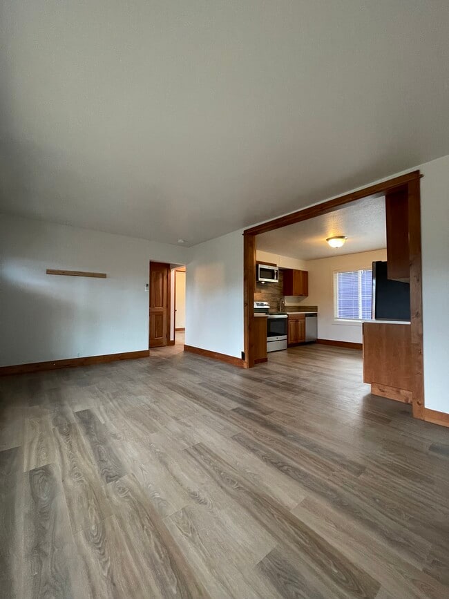 Building Photo - 1204 W Story St