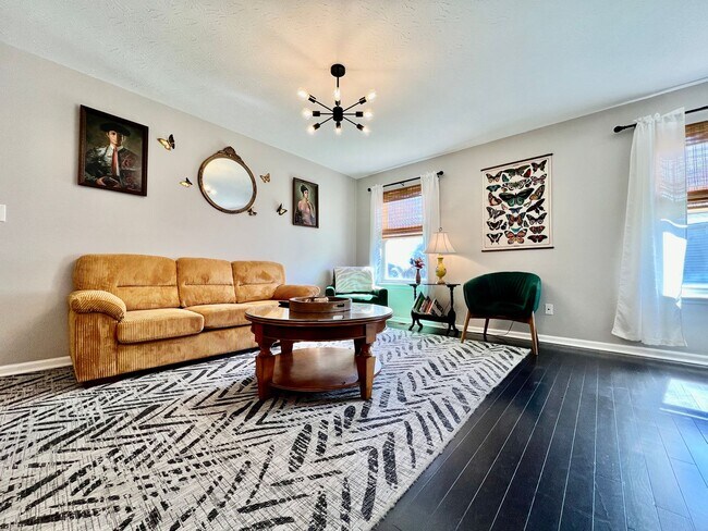 Building Photo - Fully Furnished Home with great location