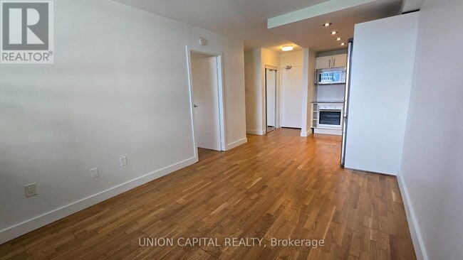 Building Photo - 407-230-1230 Oak St