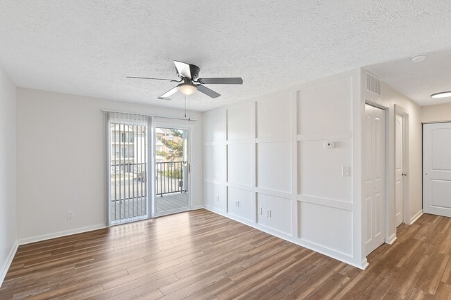 Building Photo - Bridgewater Crossing