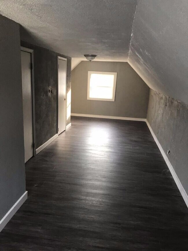 Foto del edificio - 3 bedroom 2 bath