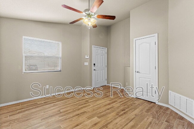 Foto del edificio - 7224 Dust Storm Ln