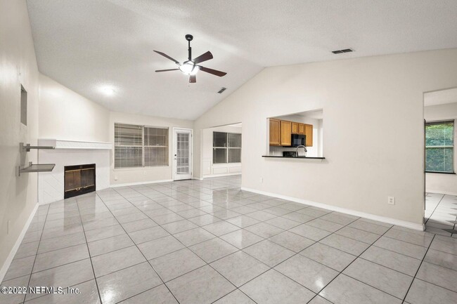 Foto del edificio - 12635 Chapeltown Cir E