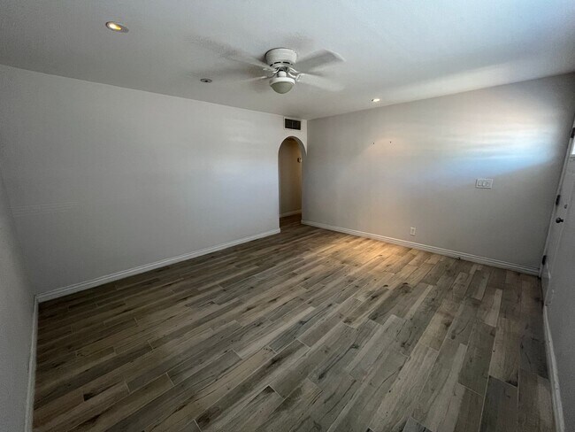 Building Photo - Beautiful Three Bedroom Scottsdale House w...