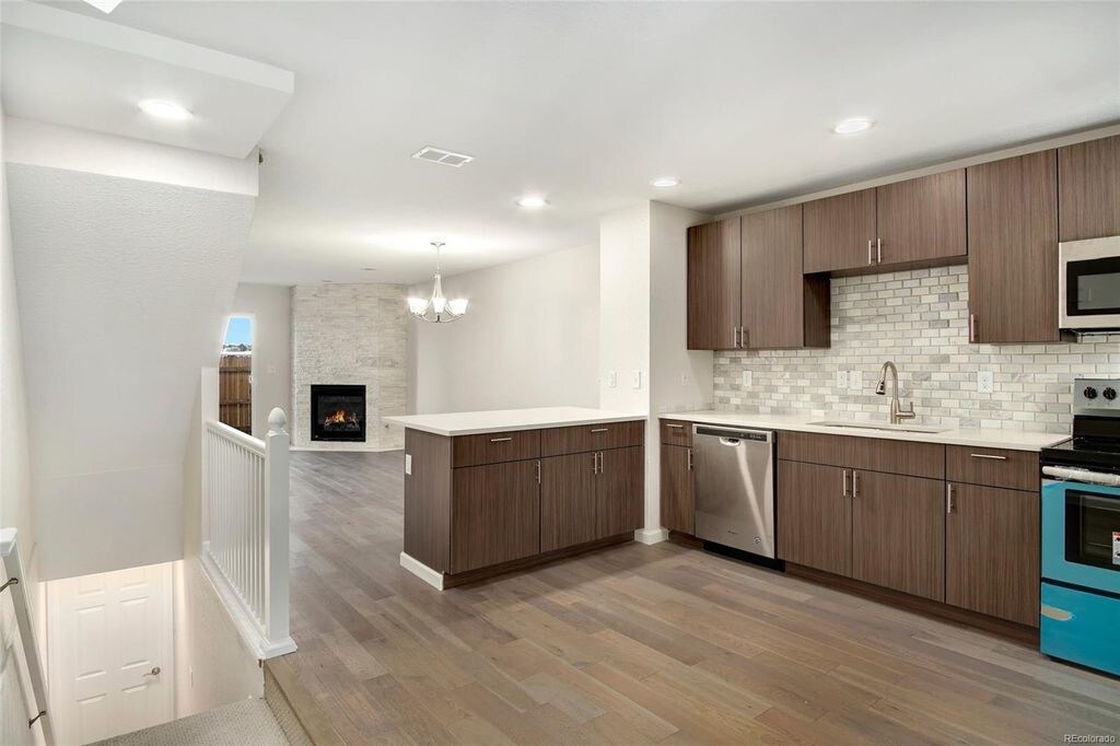 Cocina - 1811 S Quebec Way