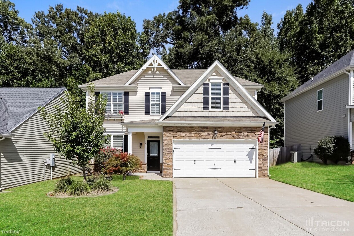 Primary Photo - 553 McCarthy Dr