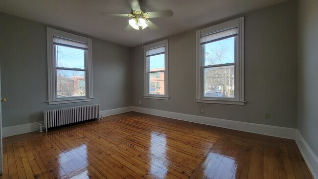 Building Photo - 172 Fountain St