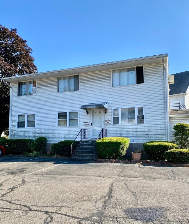 Building Photo - 466 Middletown Ave