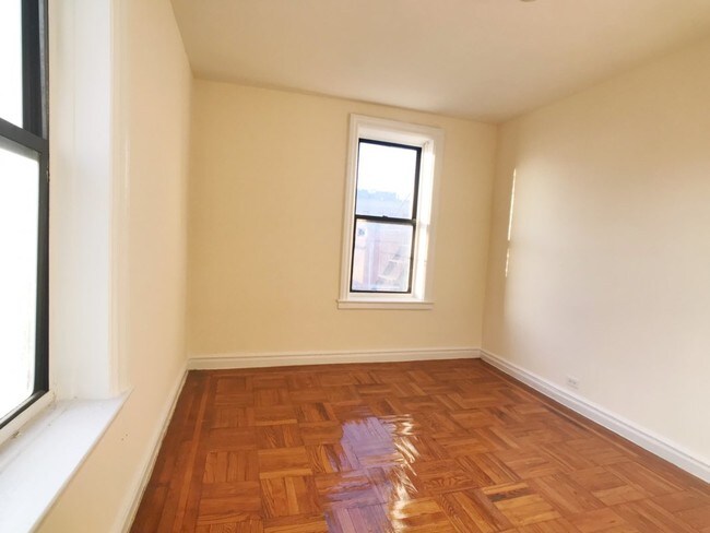 Building Photo - 1715 Walton Ave