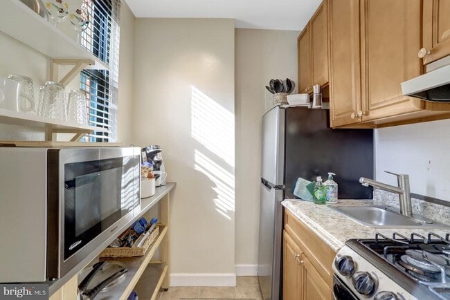 Building Photo - 1021 Arlington Blvd