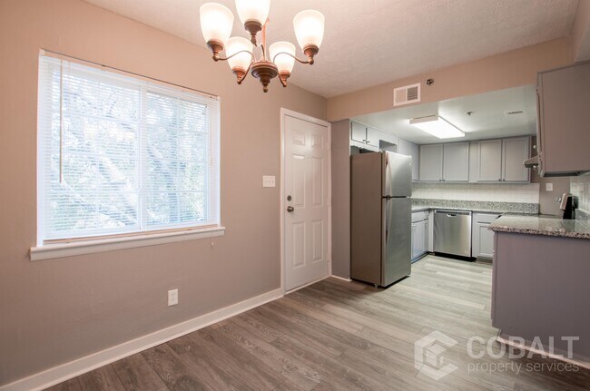 Foto del edificio - 641 Powder Springs St
