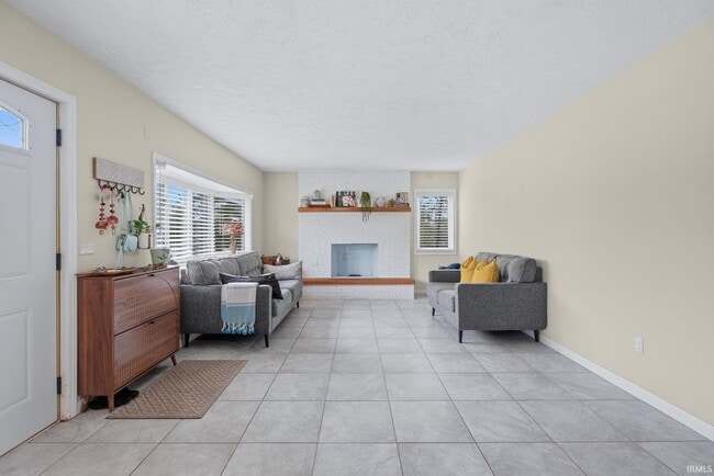 Building Photo - 6290 W State Rd 45