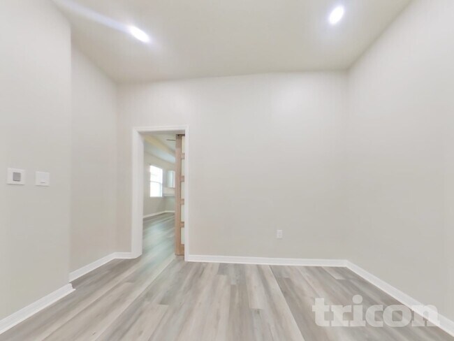 Foto del edificio - 2837 E Lake Pointe Dr