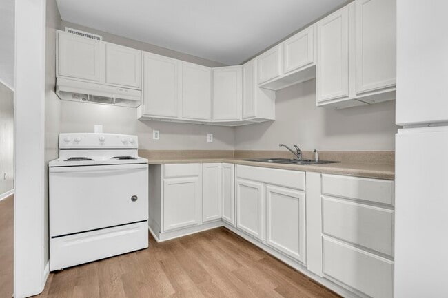 Building Photo - 803 E Broad St