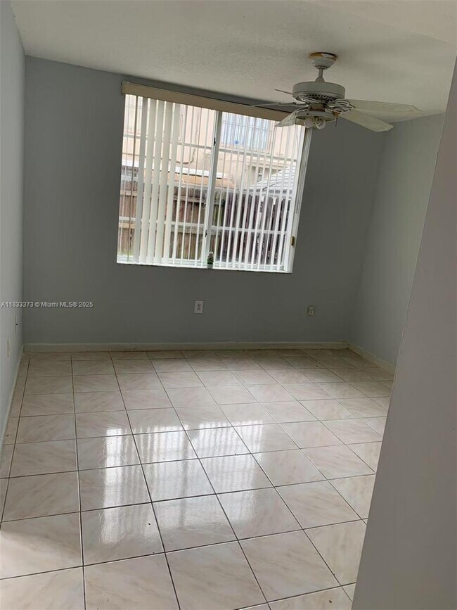 Foto del edificio - 1062 W 42nd Pl