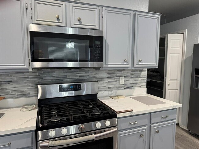 Foto del edificio - 9218 Prairie Trails Dr