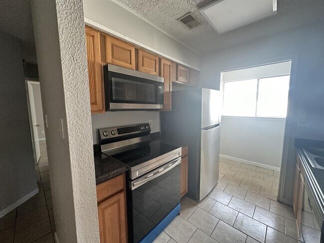 Foto del edificio - 1122 Brenda Ln