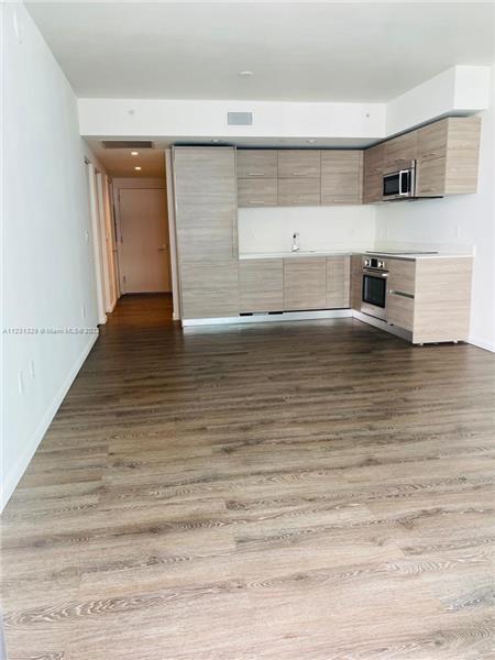 Building Photo - 1300 S Miami Ave