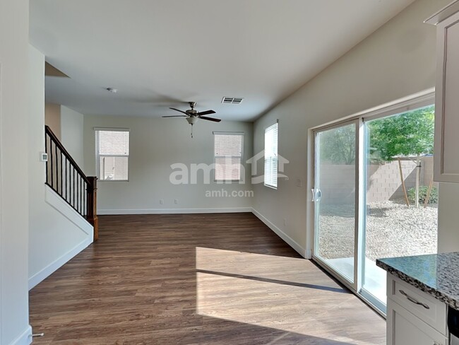 Foto del edificio - 9258 Opal Bay Ct