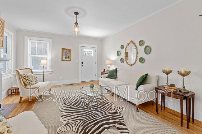 Foto del edificio - 1827 McDowell St