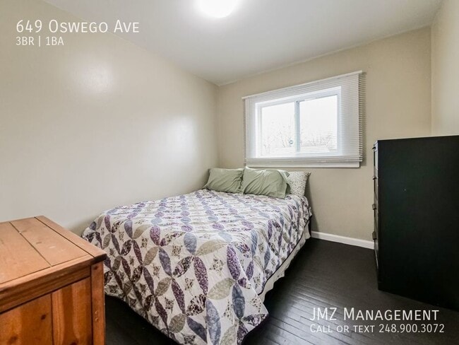 Building Photo - 649 Oswego Ave