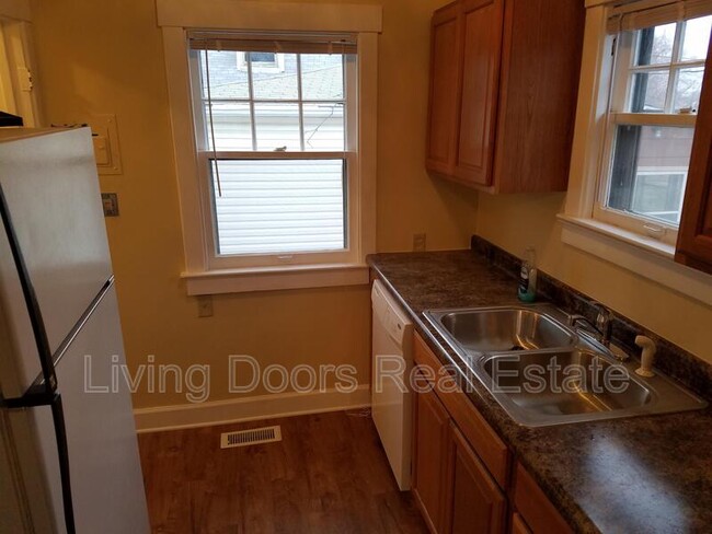 Building Photo - 1548 S 25th St
