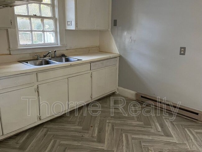 Building Photo - 509 Rose St