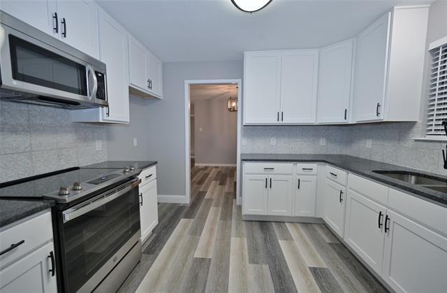 Foto del edificio - 4023 Ridgebrook Dr