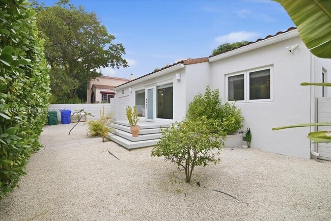 Building Photo - 753 NE 82nd Terrace