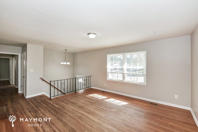 Building Photo - 2904 Broadview Dr NW