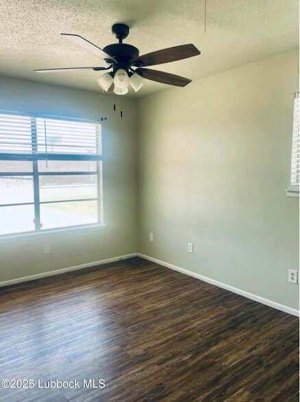 Foto del edificio - 3420 Bangor Dr