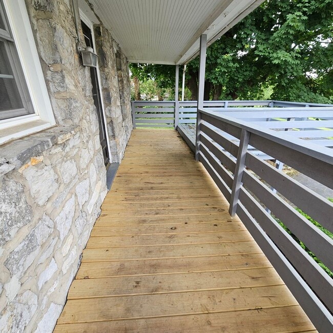 Building Photo - COMING SOON!!  Gorgeous 4 Bedroom Home in ...