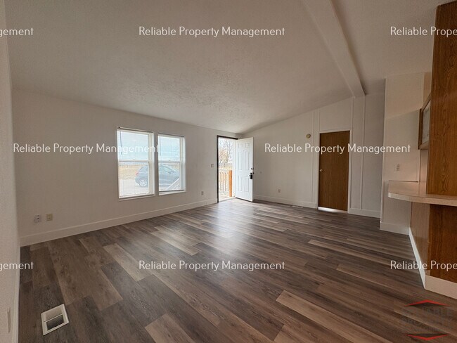 Foto del edificio - 254 N 700 W