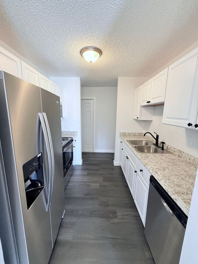 Foto del edificio - 4519 67th St W