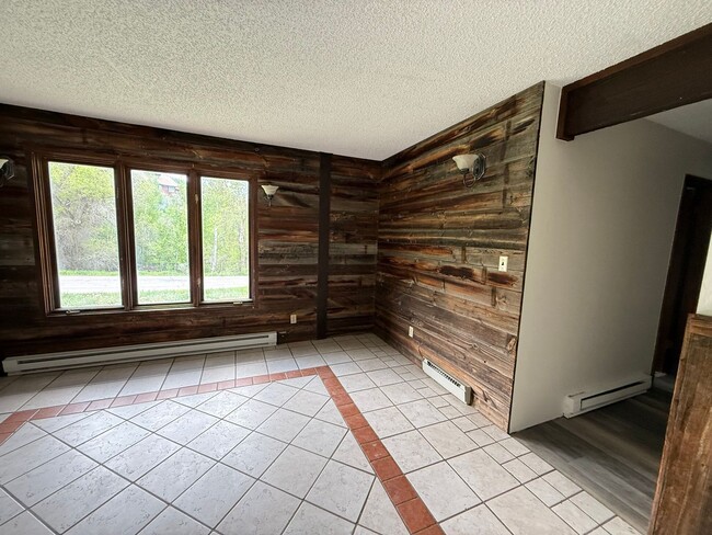 Building Photo - Live on the Mountain! 3bd/2ba Half Duplex