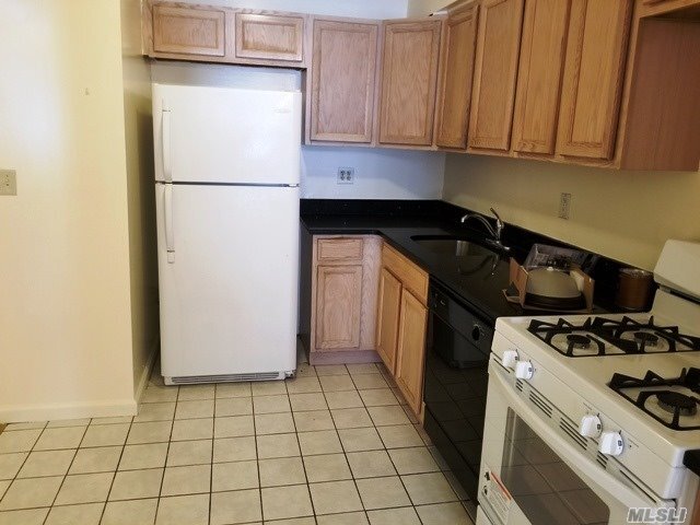 Foto del edificio - 82-84-84 Country Pointe Cir