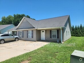 Building Photo - 506 Seays Crest Dr