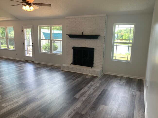 Building Photo - 108 Beechwood Dr