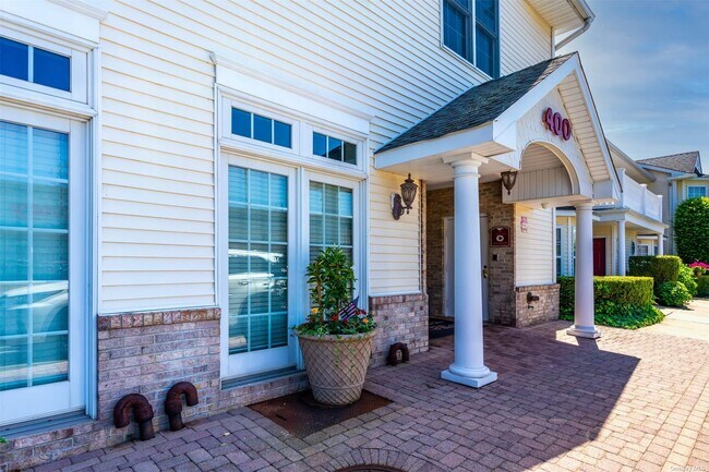 Foto del edificio - 400 Flurry Ln