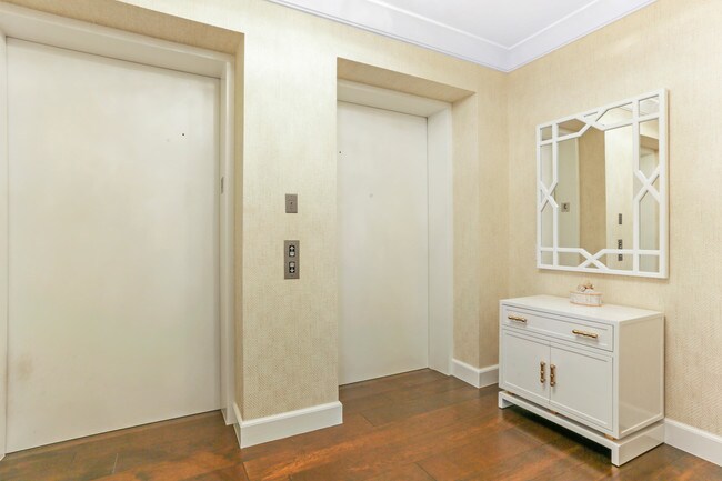 Building Photo - 800  Ocean Drive 305