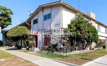 Building Photo - 901 Linden Ave