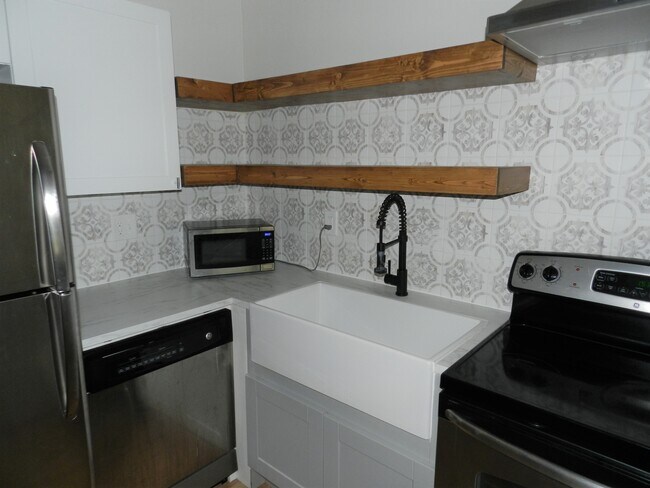 Foto del edificio - 360 13th Ave NE