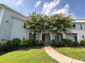 Building Photo - 4136 Breezewood Dr