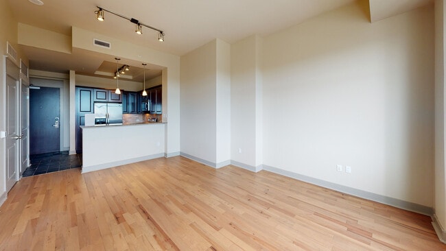 Interior Photo - TEN20