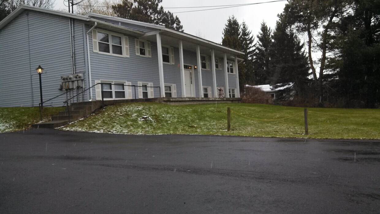 Foto principal - 388 Dryden Harford Rd