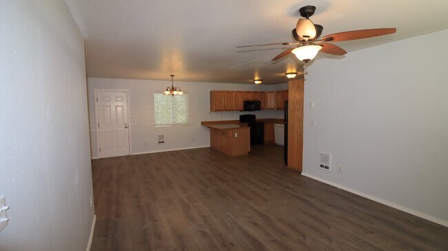 Building Photo - Recently updated 2/1.5 townhome next to th...
