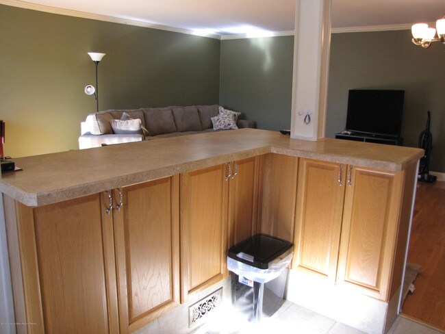 Building Photo - 65 Cedar Ave